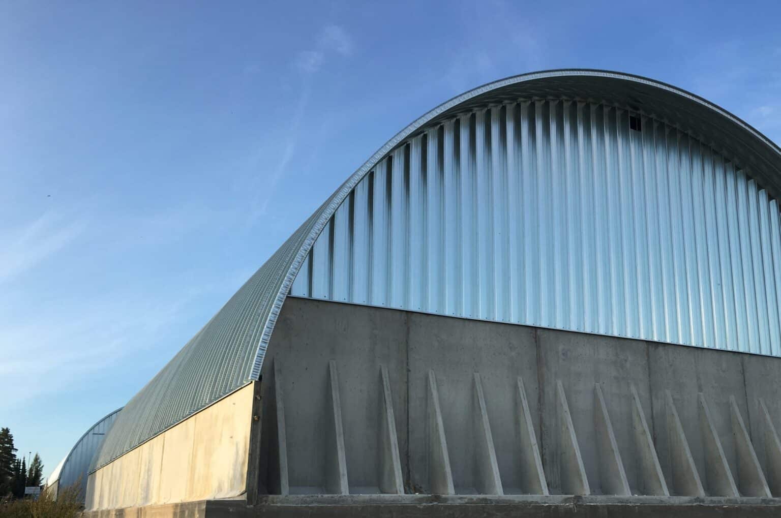 Teräshalli on peltihallia kustannustehokkaampi