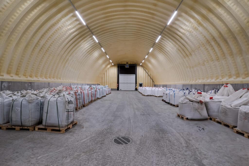 Varastohalli hakevarastoksi ja muille lämmityspolttoaineille.