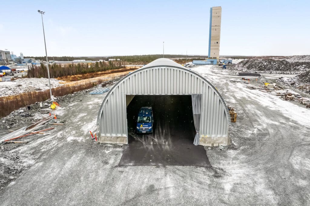 Konehalli yritystoimintaan ja teollisuuteen.