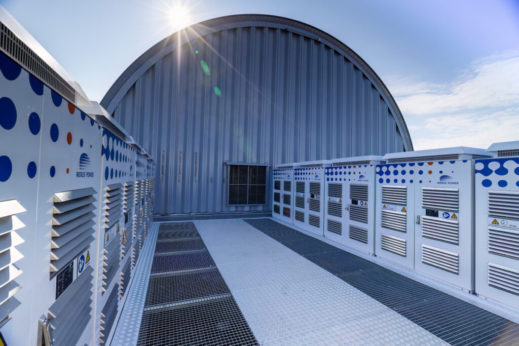 Varastohalli hakevarastoksi ja muille lämmityspolttoaineille.